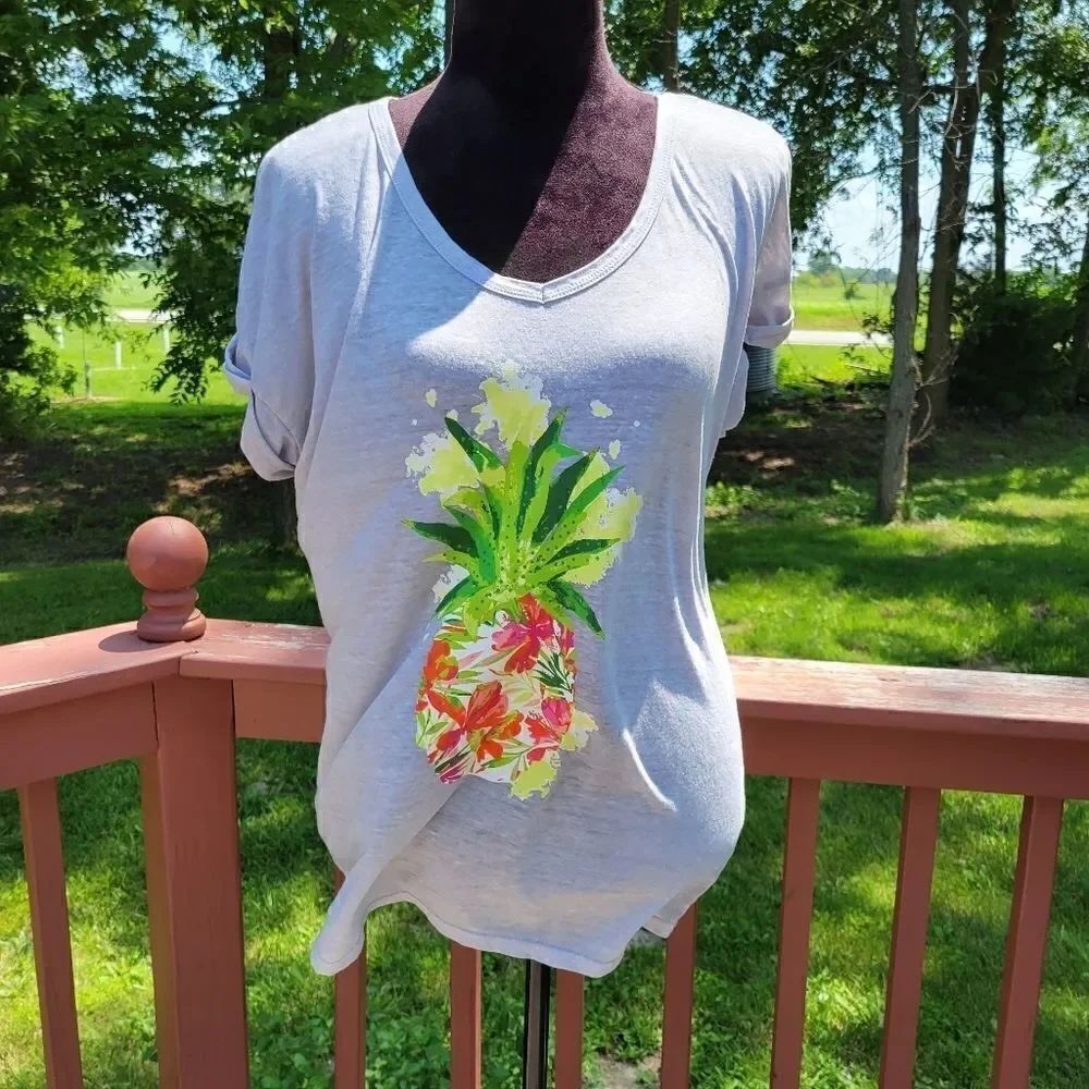 Active Brand Ladies Vneck Short Sleeve Pullover Shirt,  Large, Pineapple design